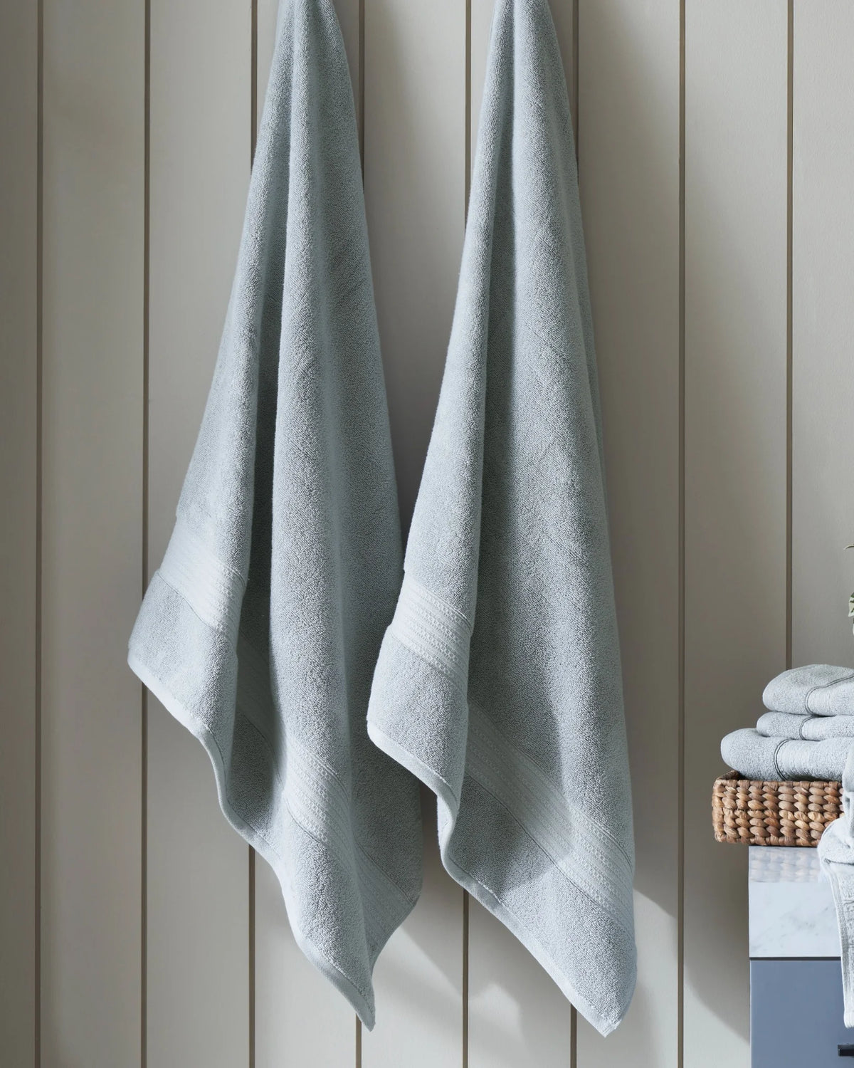 Cool Grey 500GSM zero twist 100% cotton bath towel