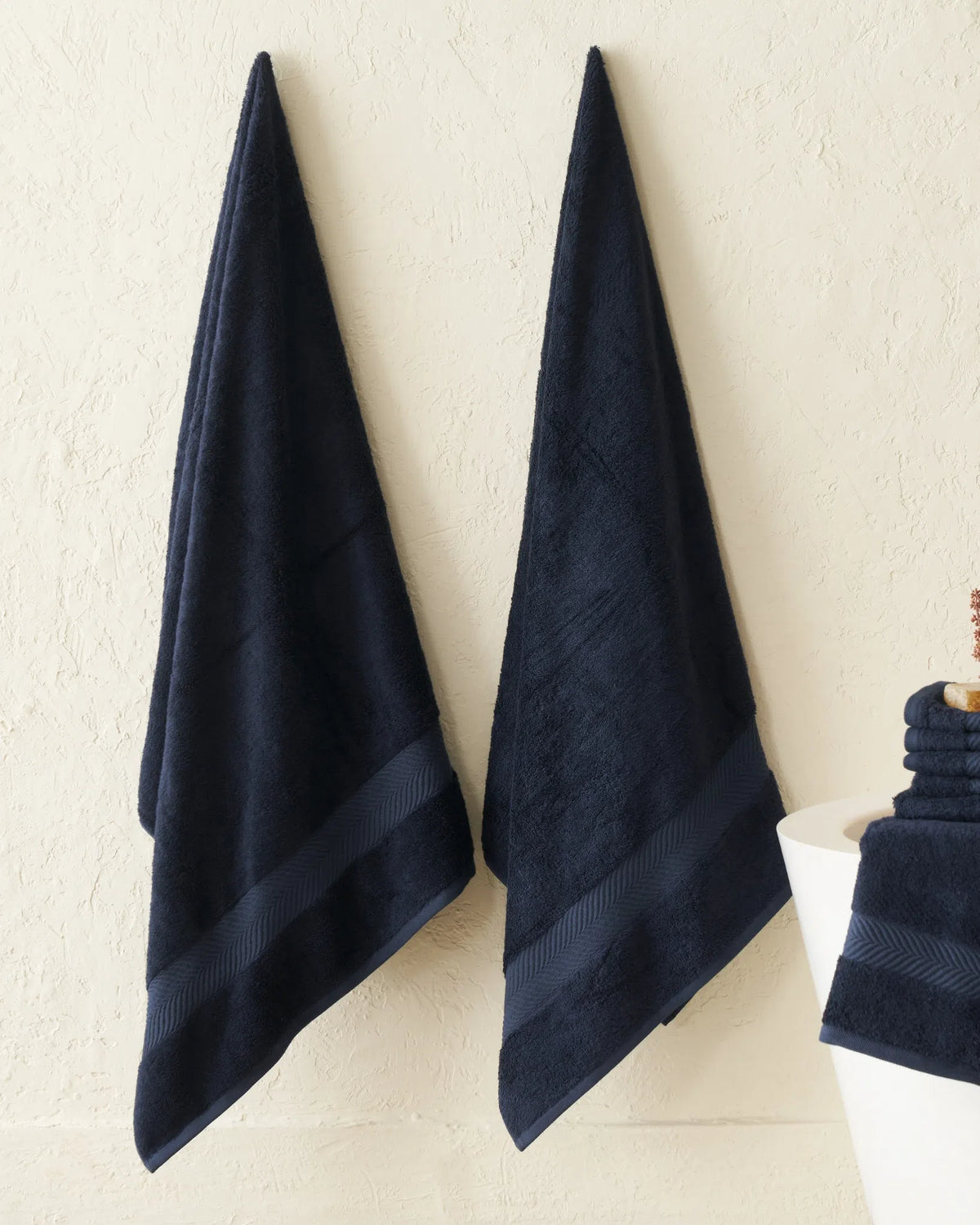 Dress Blue 600GSM zero twist cotton-bamboo bath towel
