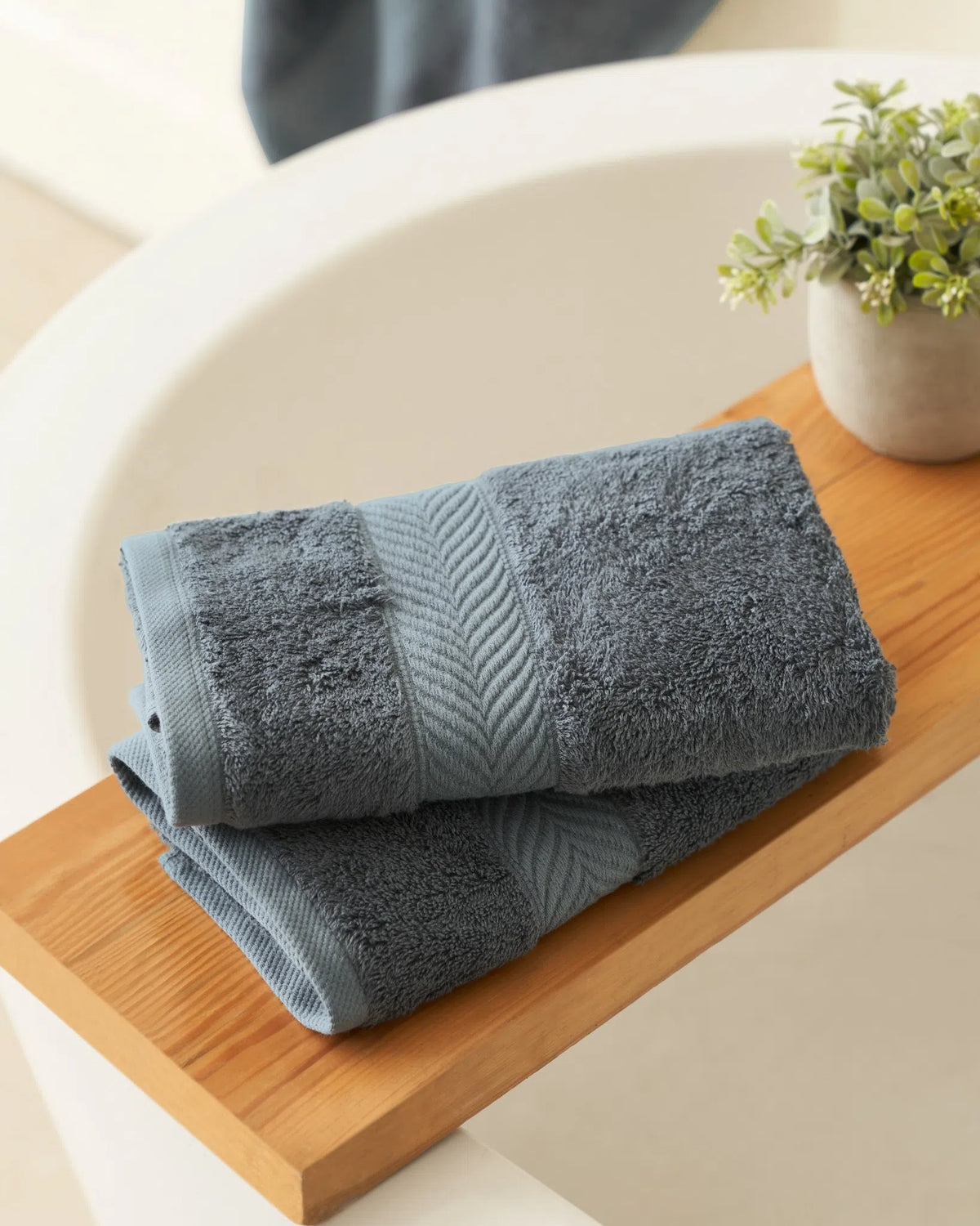 Granite 600GSM zero twist cotton-bamboo hand towel