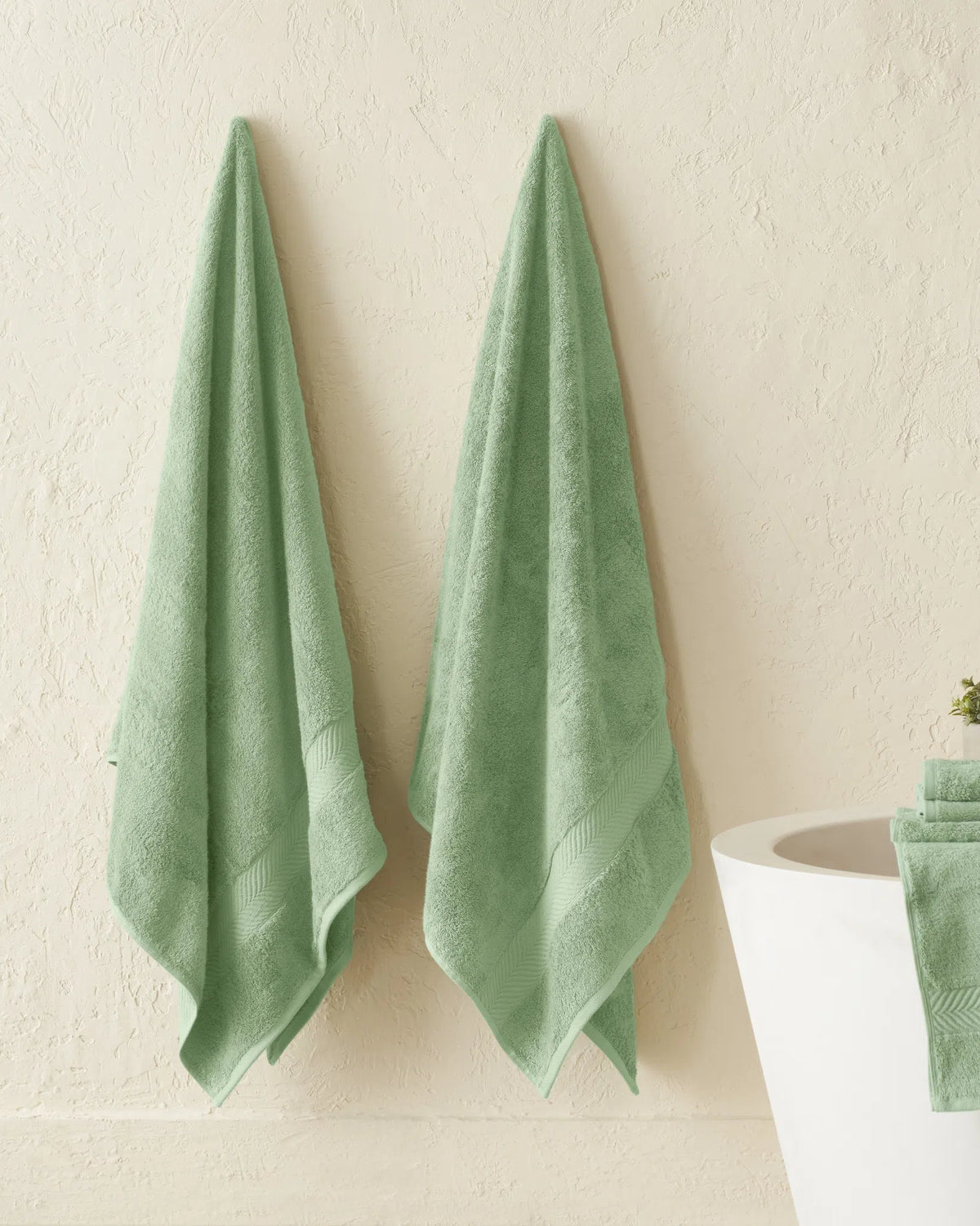 Soft Sage 600GSM zero twist cotton-bamboo bath towel