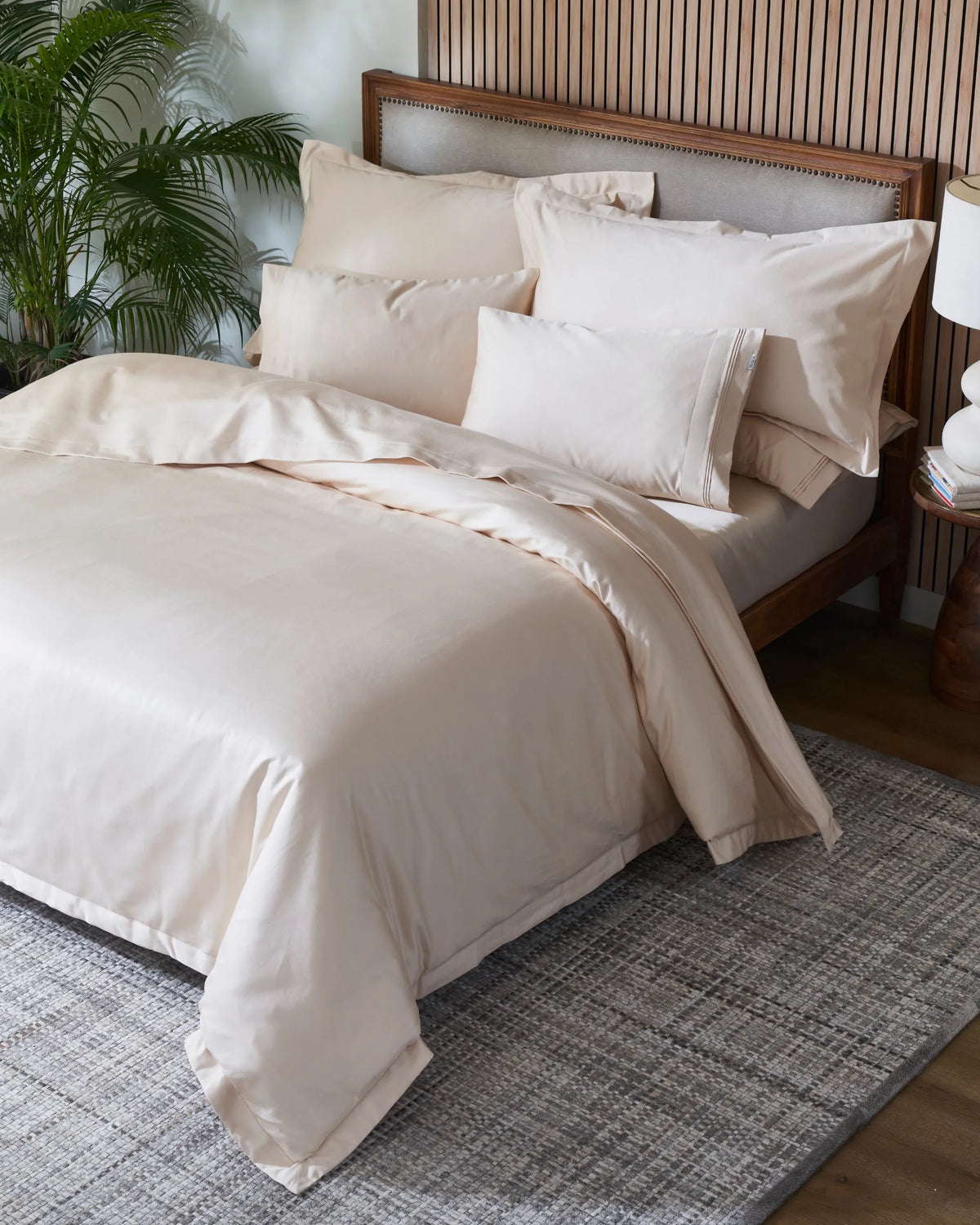 Tapioca 1000TC sateen duvet cover with flange, top view on a made bed