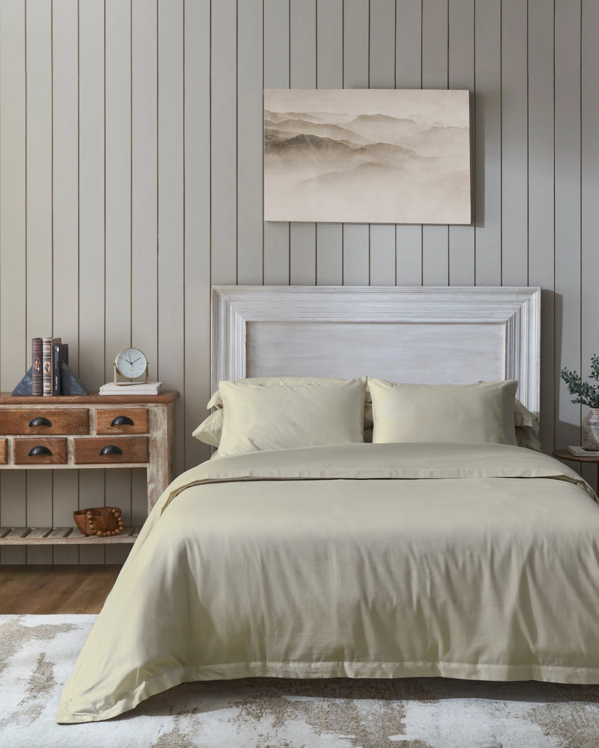 White Sand 600TC sateen duvet cover with flange, front view on a made bed